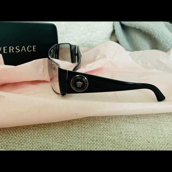 Mens Versace Grey Lenses. Silver hardware. - Picture 4 of 9